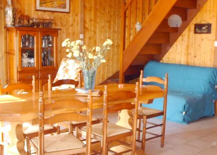 Charmante Maison Avec Piscine Privee A Orsanco - 70 M²